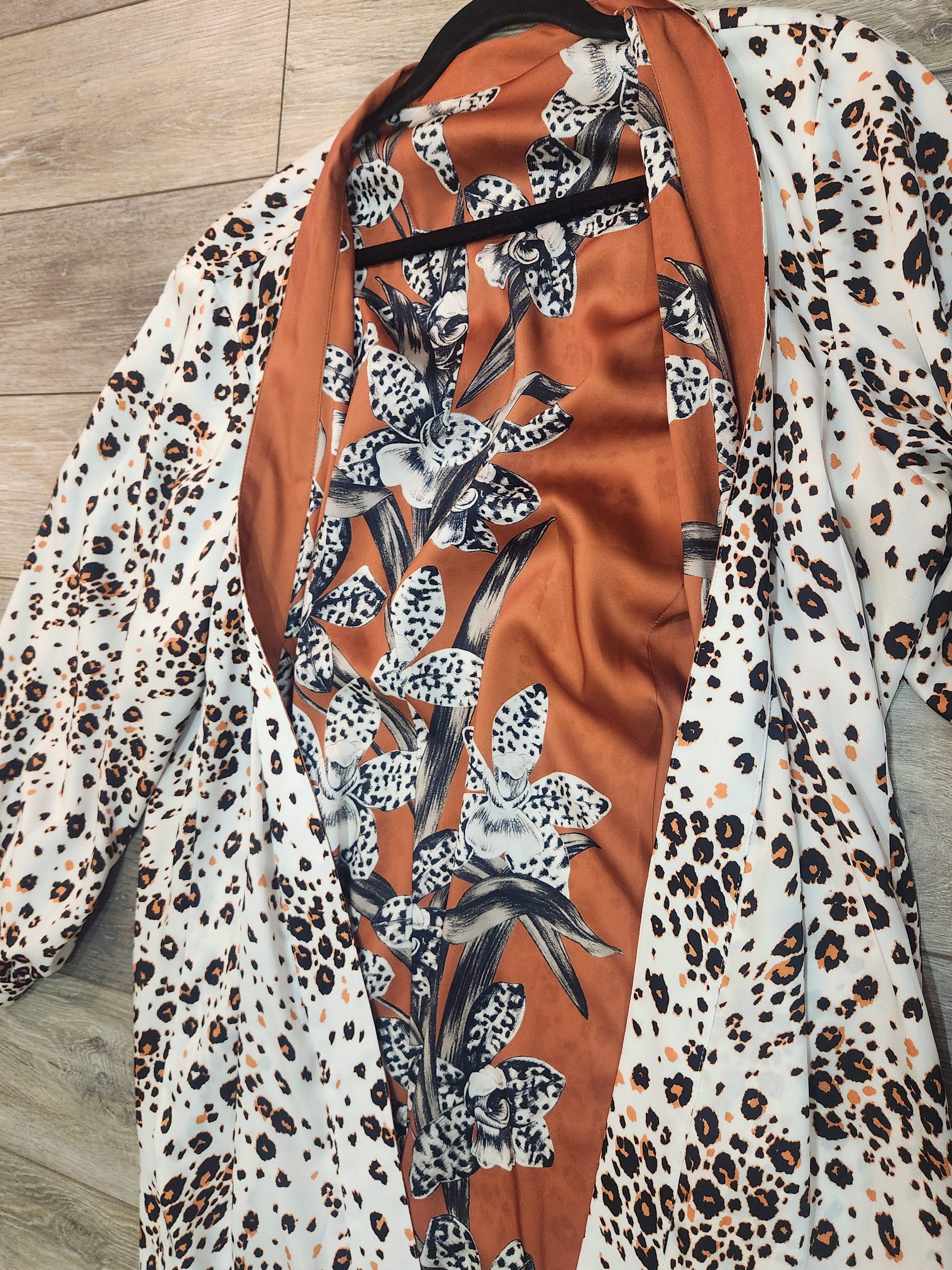 Chico's Burnt Orange Leopard Print Long Kimoni Lined, Tie Sleeves, Size 4